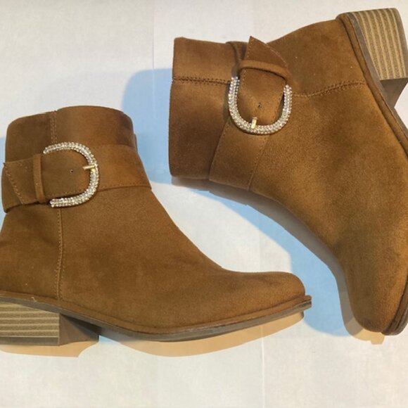 Madden Girl Buckle Ankle Boots Cognac Size 2 NWOT - Picture 2 of 4